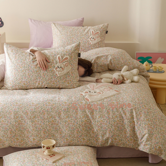 91家纺网 家纺一手货源 找家纺 卡姿家纺 2026春夏治愈系萌趣小刺绣  第一季 花花兔精灵