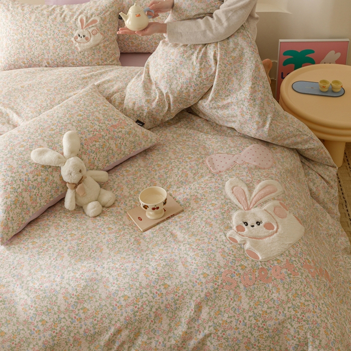 91家纺网 家纺一手货源 找家纺 卡姿家纺 2026春夏治愈系萌趣小刺绣  第一季 花花兔精灵