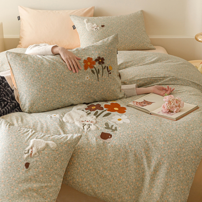 91家纺网 家纺一手货源 找家纺 卡姿家纺 2026春夏治愈系萌趣小刺绣  第一季 小猫雅米