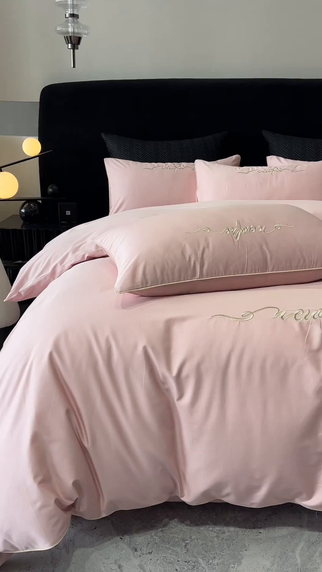 91家纺网 家纺一手货源 找家纺 禧澜庭 2026新款高支纯棉全棉斜纹四件套刺绣绣花款轻奢三件套--卡罗系列 戴妃粉