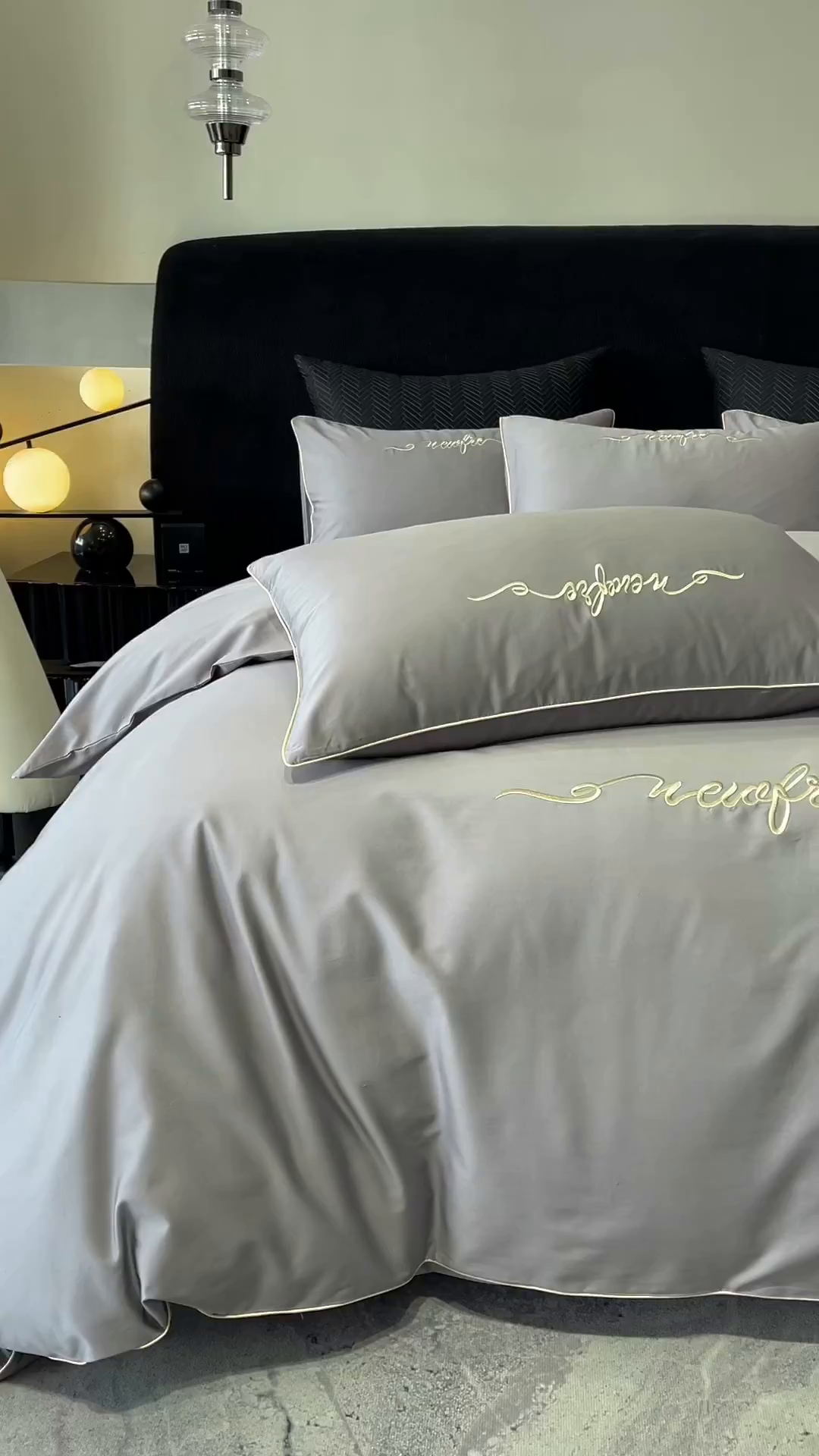 91家纺网 家纺一手货源 找家纺 禧澜庭 2026新款高支纯棉全棉斜纹四件套刺绣绣花款轻奢三件套--卡罗系列 布鲁灰