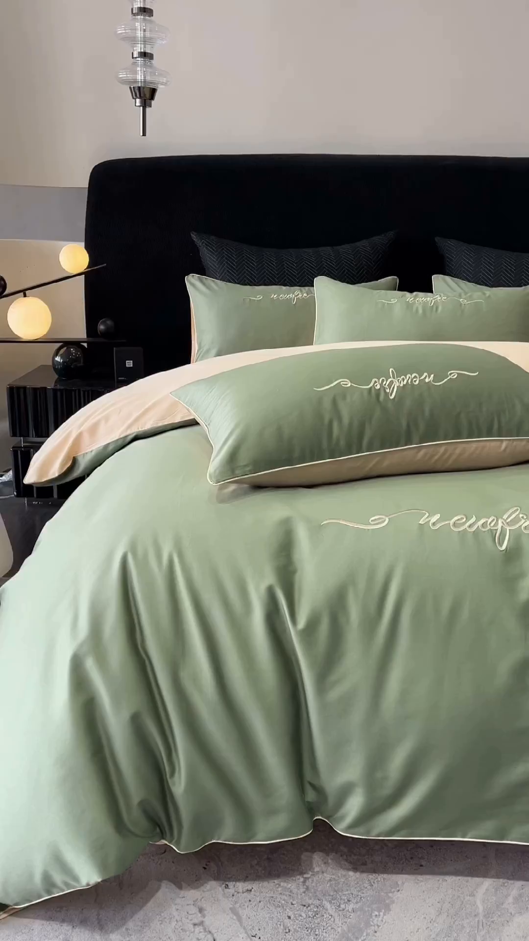 91家纺网 家纺一手货源 找家纺 禧澜庭 2026新款高支纯棉全棉斜纹四件套刺绣绣花款轻奢三件套--卡罗系列 莺茶绿+卡其