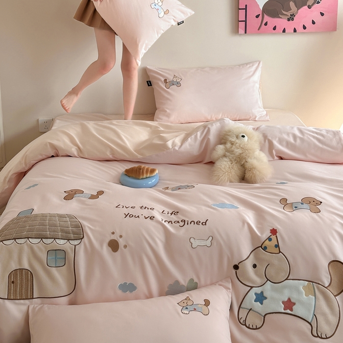 91家纺网 家纺一手货源 找家纺 （总）卡姿家纺 2026春夏萌趣气质大贴布 — 小狗乐园