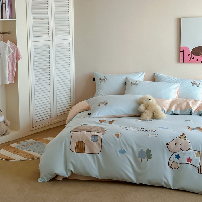 91家纺网 家纺一手货源 找家纺 卡姿家纺 2026春夏萌趣气质大贴布 — 小狗乐园 小狗乐园浅蓝