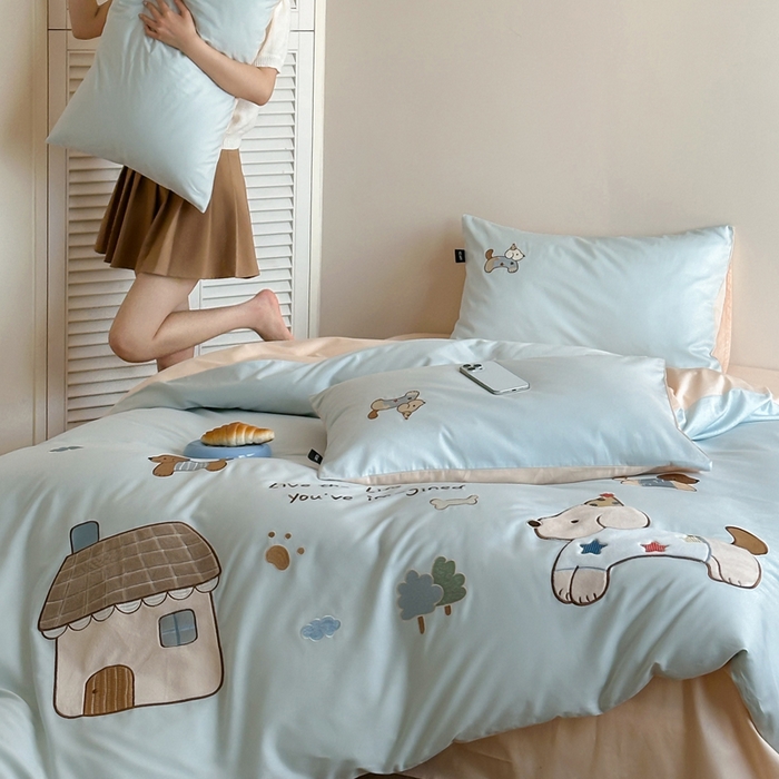 91家纺网 家纺一手货源 找家纺 卡姿家纺 2026春夏萌趣气质大贴布 — 小狗乐园 小狗乐园浅蓝