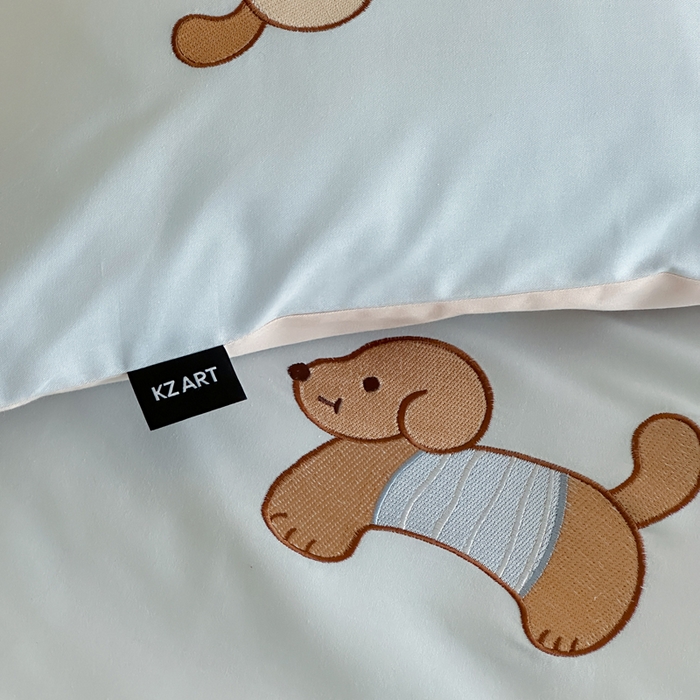 91家纺网 家纺一手货源 找家纺 卡姿家纺 2026春夏萌趣气质大贴布 — 小狗乐园 小狗乐园浅蓝