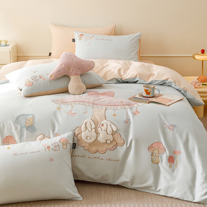 91家纺网 家纺一手货源 找家纺 卡姿家纺 2026春夏萌趣气质大贴布 — 蘑菇乐园 蘑菇乐园-蓝