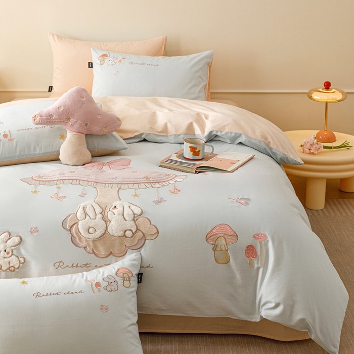 91家纺网 家纺一手货源 找家纺 卡姿家纺 2026春夏萌趣气质大贴布 — 蘑菇乐园 蘑菇乐园-蓝