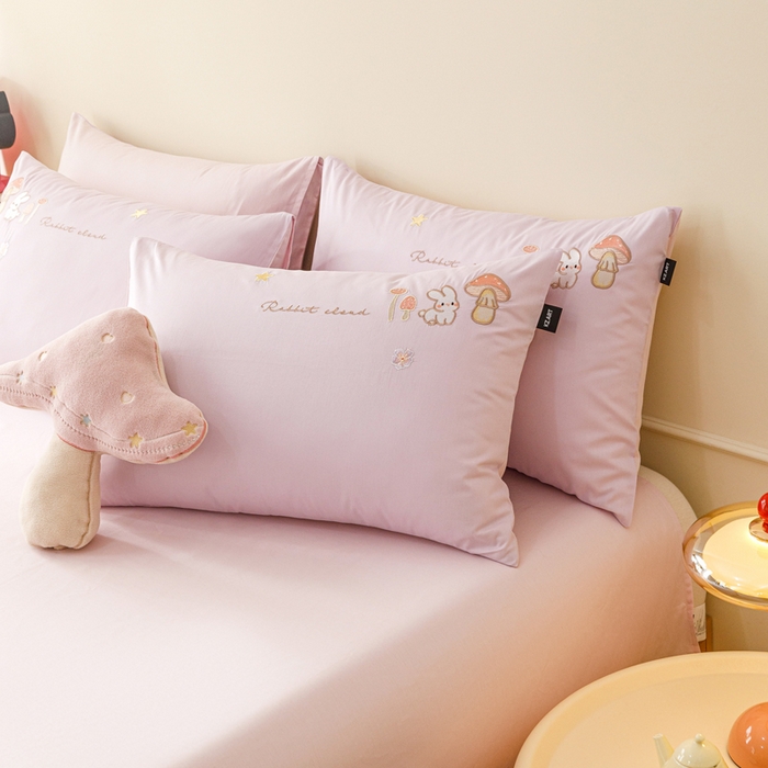 91家纺网 家纺一手货源 找家纺 卡姿家纺 2026春夏萌趣气质大贴布 — 蘑菇乐园 蘑菇乐园-紫