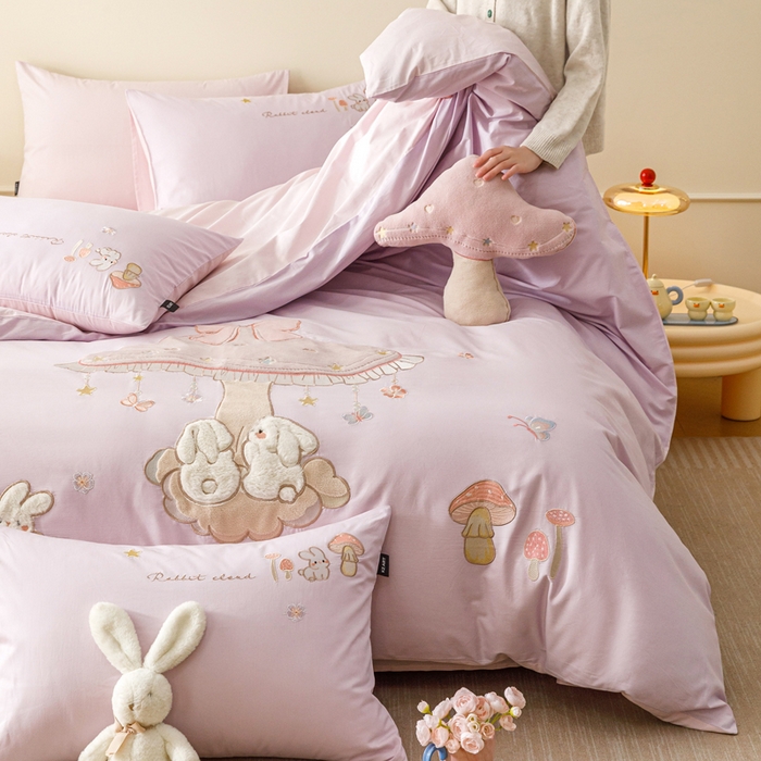 91家纺网 家纺一手货源 找家纺 卡姿家纺 2026春夏萌趣气质大贴布 — 蘑菇乐园 蘑菇乐园-紫