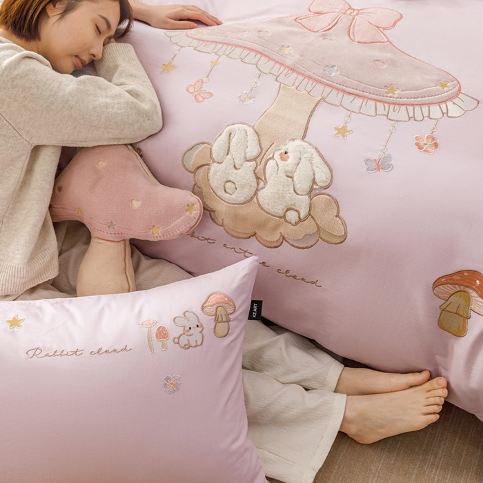 91家纺网 家纺一手货源 找家纺 卡姿家纺 2026春夏萌趣气质大贴布 — 蘑菇乐园 蘑菇乐园-紫