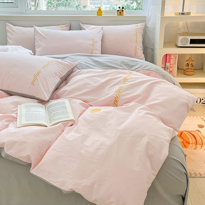 91家纺网 家纺一手货源 找家纺 禧澜庭 2026新款纯棉全棉斜纹四件套刺绣绣花款春小清新三件套-幸运花 幸运花-优雅粉+中灰