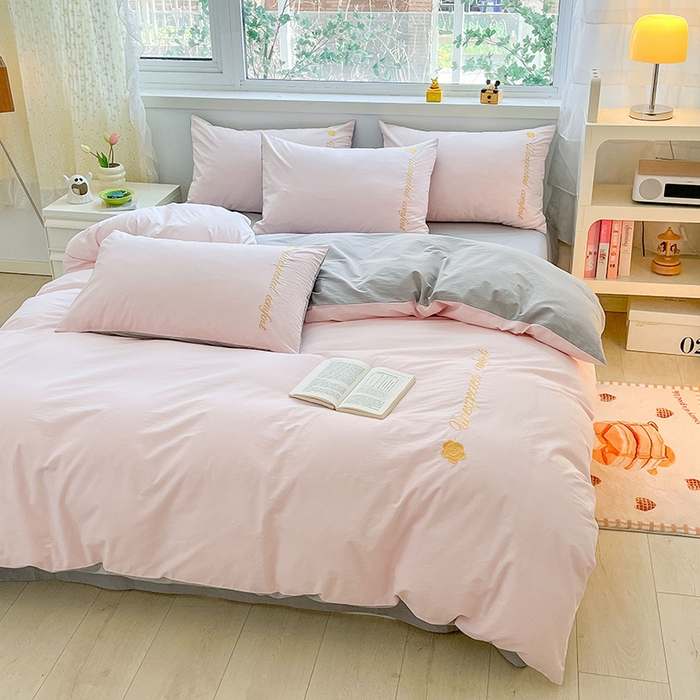 91家纺网 家纺一手货源 找家纺 禧澜庭 2026新款纯棉全棉斜纹四件套刺绣绣花款春小清新三件套-幸运花 幸运花-优雅粉+中灰