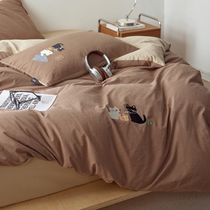 91家纺网 家纺一手货源 找家纺 卡姿家纺 2026春夏色织水洗棉文艺时尚居家系列 猫咪礼物