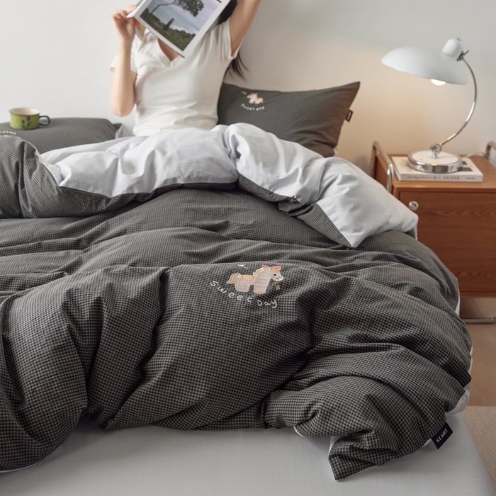 91家纺网 家纺一手货源 找家纺 卡姿家纺 2026春夏色织水洗棉文艺时尚居家系列 马上幸运