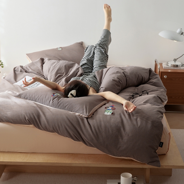 91家纺网 家纺一手货源 找家纺 卡姿家纺 2026春夏色织水洗棉文艺时尚居家系列 小狗旺福