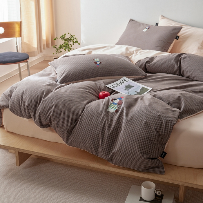 91家纺网 家纺一手货源 找家纺 卡姿家纺 2026春夏色织水洗棉文艺时尚居家系列 小狗旺福