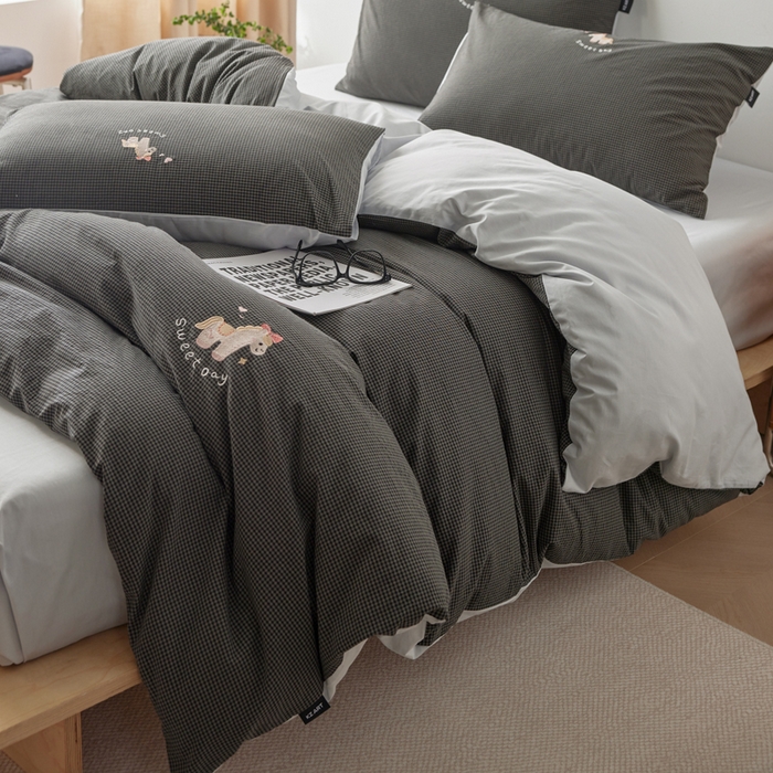 91家纺网 家纺一手货源 找家纺 卡姿家纺 2026春夏色织水洗棉文艺时尚居家系列 马上幸运