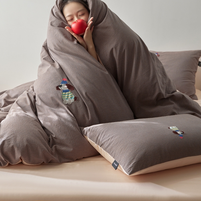 91家纺网 家纺一手货源 找家纺 卡姿家纺 2026春夏色织水洗棉文艺时尚居家系列 小狗旺福