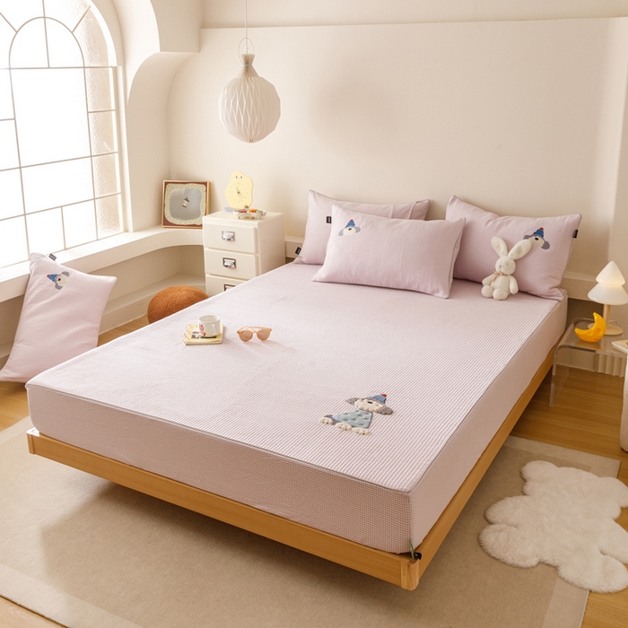 91家纺网 家纺一手货源 找家纺 卡姿家纺 2026春夏全棉双层纱床盖式床笠三件套 小狗贝塔