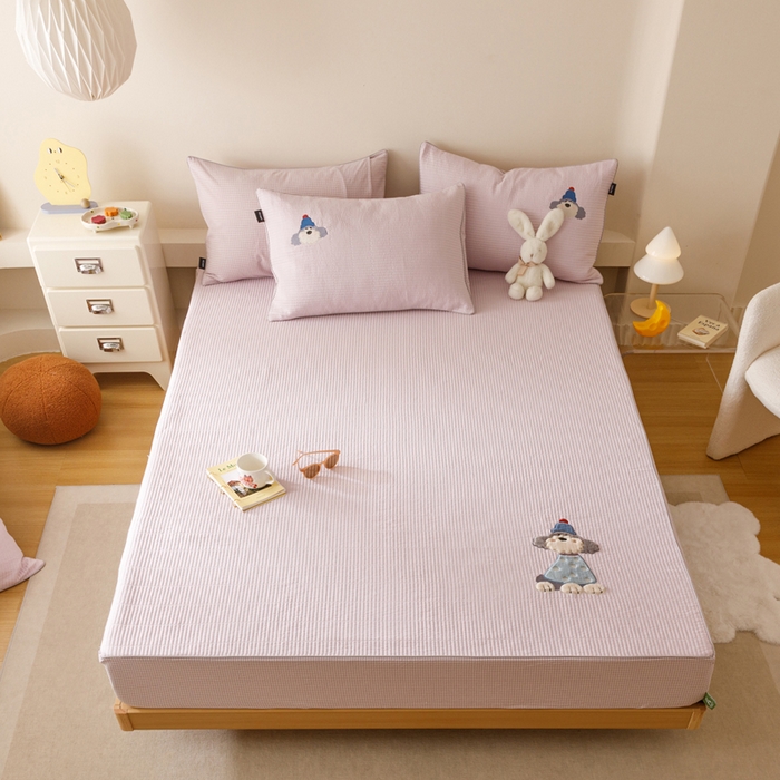 91家纺网 家纺一手货源 找家纺 卡姿家纺 2026春夏全棉双层纱床盖式床笠三件套 小狗贝塔