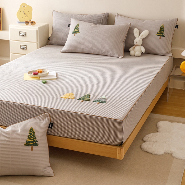 91家纺网 家纺一手货源 找家纺 卡姿家纺 2026春夏全棉双层纱床盖式床笠三件套 圣诞树