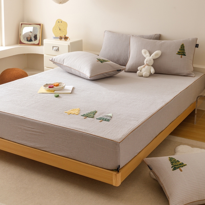 91家纺网 家纺一手货源 找家纺 卡姿家纺 2026春夏全棉双层纱床盖式床笠三件套 圣诞树