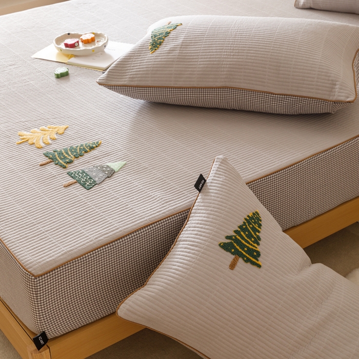 91家纺网 家纺一手货源 找家纺 卡姿家纺 2026春夏全棉双层纱床盖式床笠三件套 圣诞树