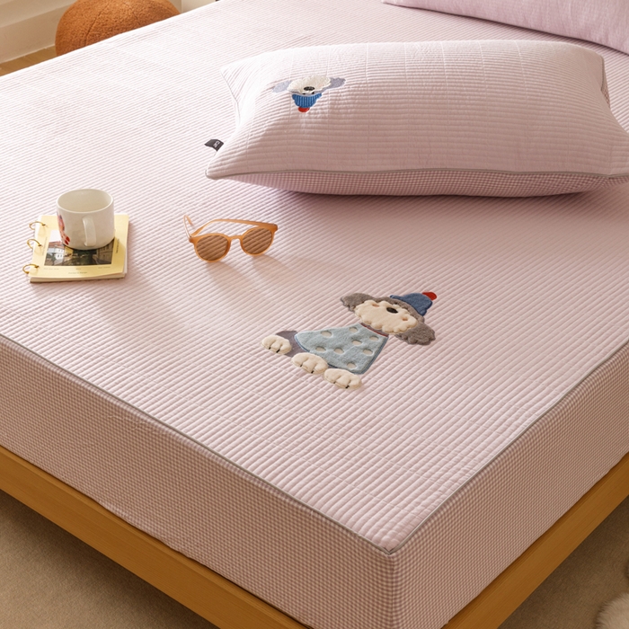 91家纺网 家纺一手货源 找家纺 卡姿家纺 2026春夏全棉双层纱床盖式床笠三件套 小狗贝塔