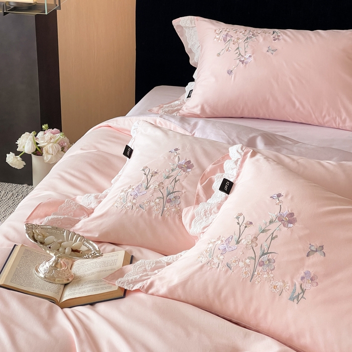 91家纺网 家纺一手货源 找家纺 卡姿家纺 2026春夏森系小清新刺绣 — 花素印象 花素印象-粉