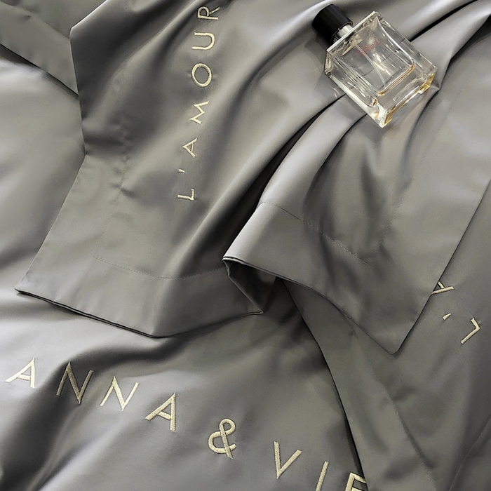 91家纺网 家纺一手货源 找家纺 禧澜庭 2026新款高支纯棉全棉斜纹四件套刺绣绣花款轻奢三件套--简爱系列 典雅灰