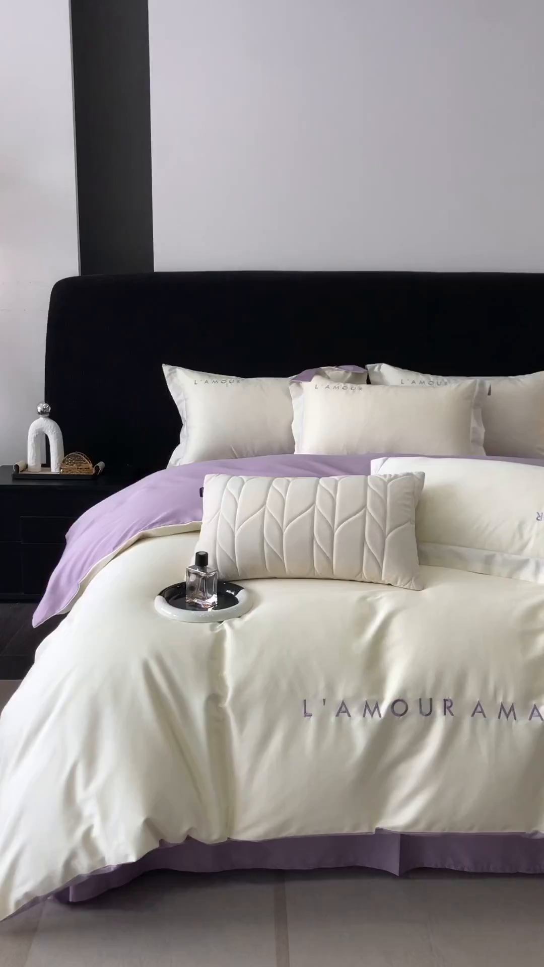 91家纺网 家纺一手货源 找家纺 禧澜庭 2026新款高支纯棉全棉斜纹四件套刺绣绣花款轻奢三件套--简爱系列 贵族白+浅紫