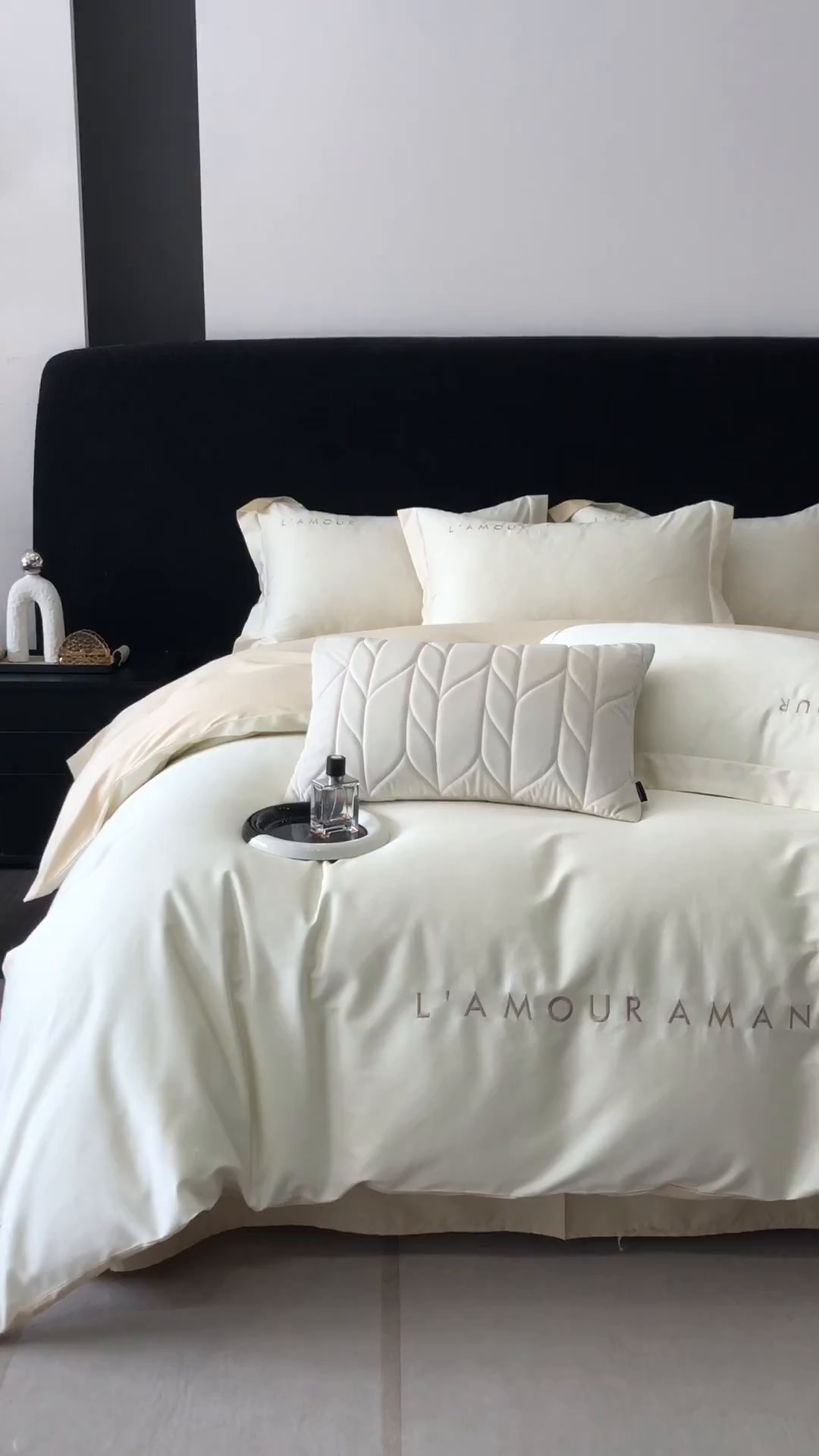 91家纺网 家纺一手货源 找家纺 禧澜庭 2026新款高支纯棉全棉斜纹四件套刺绣绣花款轻奢三件套--简爱系列 贵族白+香槟