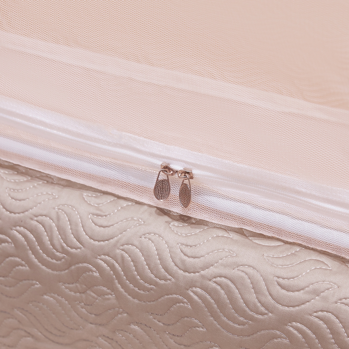 91家纺网 家纺一手货源 找家纺 （总）世婕 2026新款大空间防尘坐床蚊帐-素夏