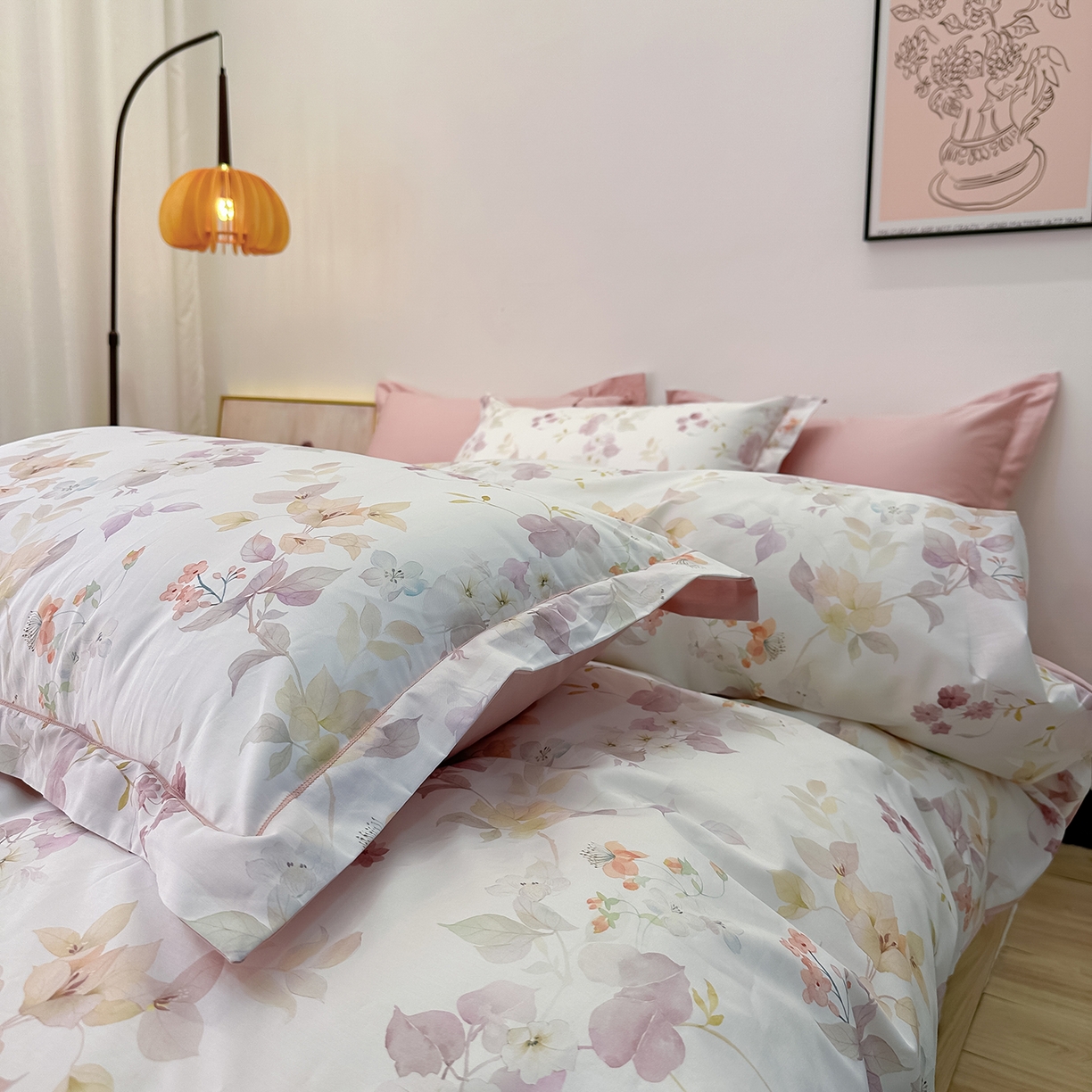 91家纺网 家纺一手货源 找家纺 橙艺家居 2026新款丝光铂金云棉印花四件套 本店线上严格控价，券后、活动后标准不得低于218元，以此类推。请各位老爷严格遵守，以免低价后再调整价格，影响链接权重 花颜外-粉