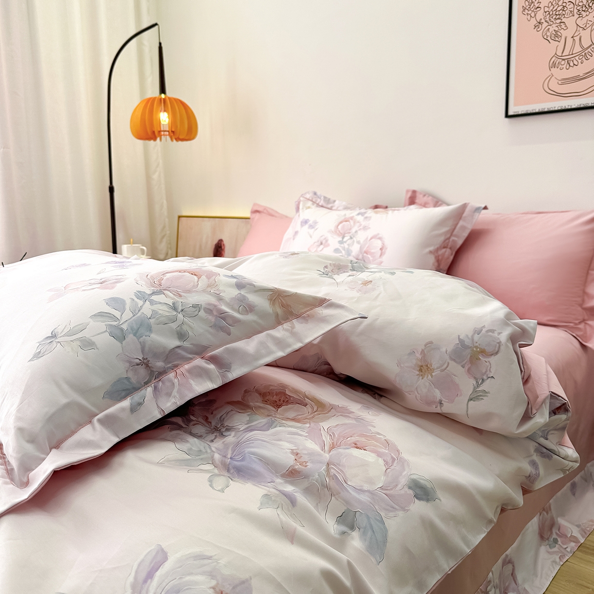 91家纺网 家纺一手货源 找家纺 橙艺家居 2026新款丝光铂金云棉印花四件套 本店线上严格控价，券后、活动后标准不得低于218元，以此类推。请各位老爷严格遵守，以免低价后再调整价格，影响链接权重 花田诗梦-粉