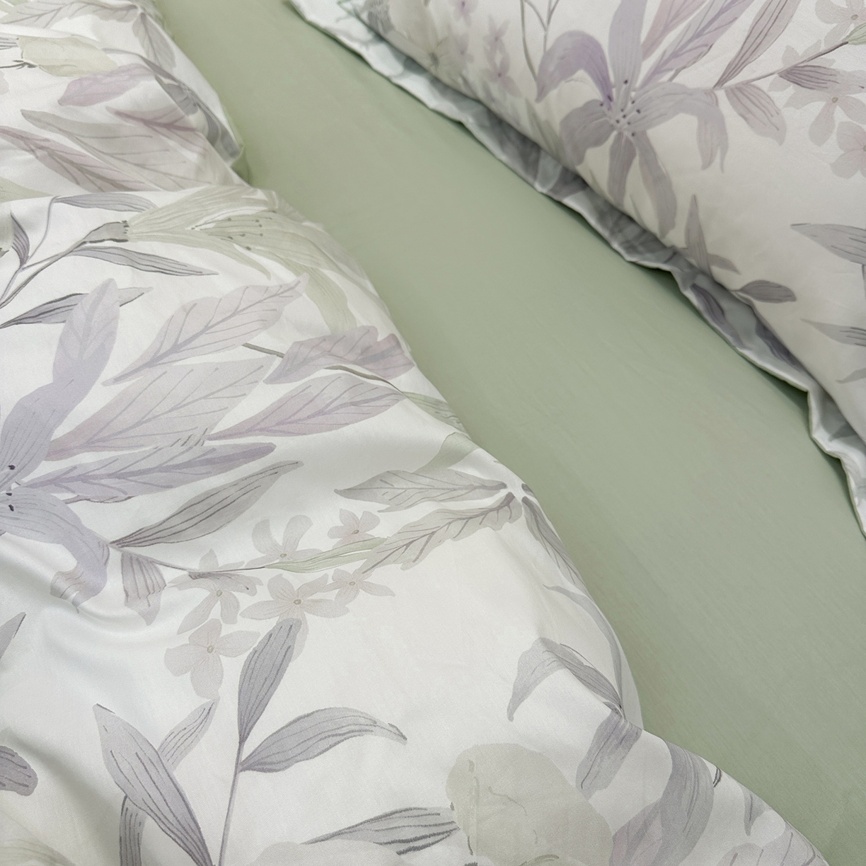 91家纺网 家纺一手货源 找家纺 橙艺家居 2026新款丝光铂金云棉印花四件套 本店线上严格控价，券后、活动后标准不得低于218元，以此类推。请各位老爷严格遵守，以免低价后再调整价格，影响链接权重 自然低语-绿