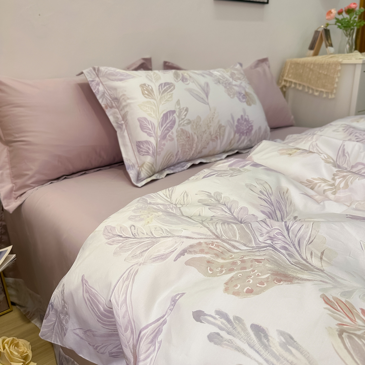 91家纺网 家纺一手货源 找家纺 橙艺家居 2026新款丝光铂金云棉印花四件套 本店线上严格控价，券后、活动后标准不得低于218元，以此类推。请各位老爷严格遵守，以免低价后再调整价格，影响链接权重 花朝拾露-紫