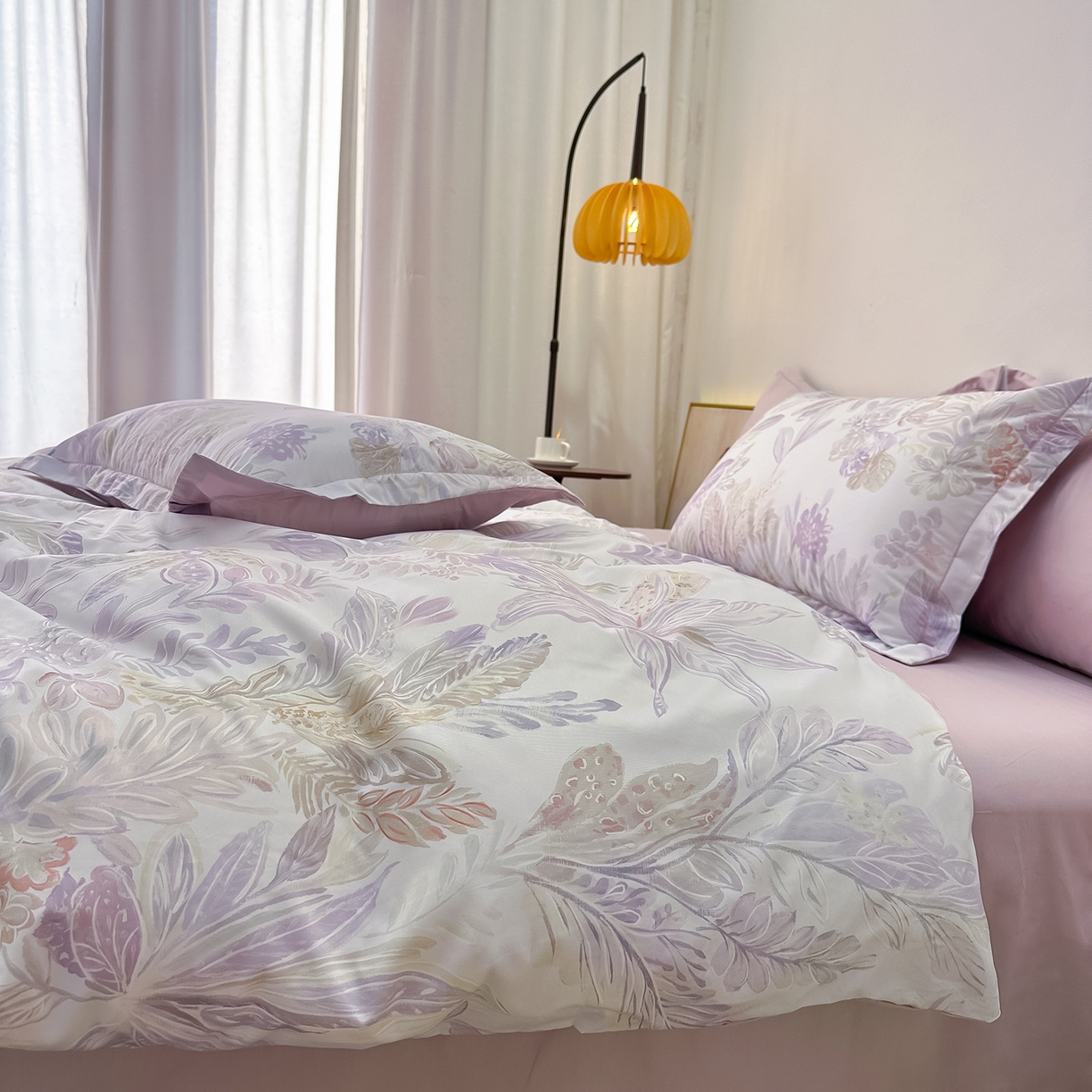 91家纺网 家纺一手货源 找家纺 橙艺家居 2026新款丝光铂金云棉印花四件套 本店线上严格控价，券后、活动后标准不得低于218元，以此类推。请各位老爷严格遵守，以免低价后再调整价格，影响链接权重 花朝拾露-紫