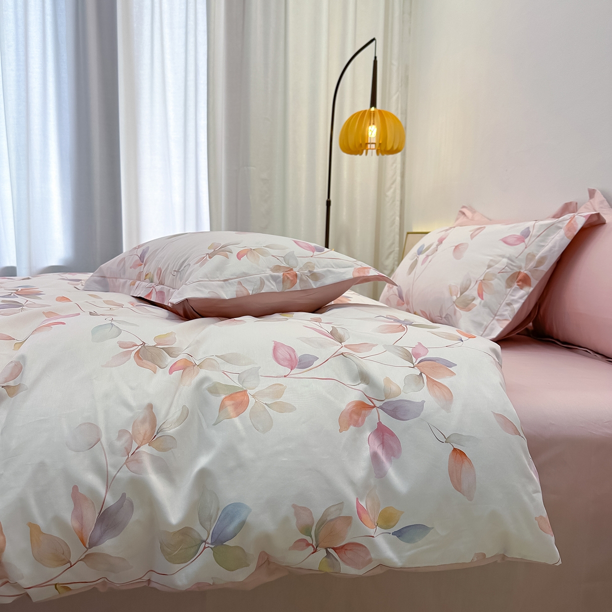 91家纺网 家纺一手货源 找家纺 橙艺家居 2026新款丝光铂金云棉印花四件套 本店线上严格控价，券后、活动后标准不得低于218元，以此类推。请各位老爷严格遵守，以免低价后再调整价格，影响链接权重 梦叶集-粉