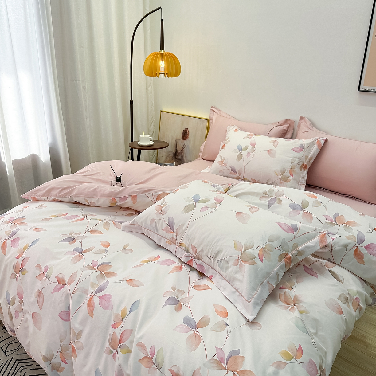 91家纺网 家纺一手货源 找家纺 橙艺家居 2026新款丝光铂金云棉印花四件套 本店线上严格控价，券后、活动后标准不得低于218元，以此类推。请各位老爷严格遵守，以免低价后再调整价格，影响链接权重 梦叶集-粉