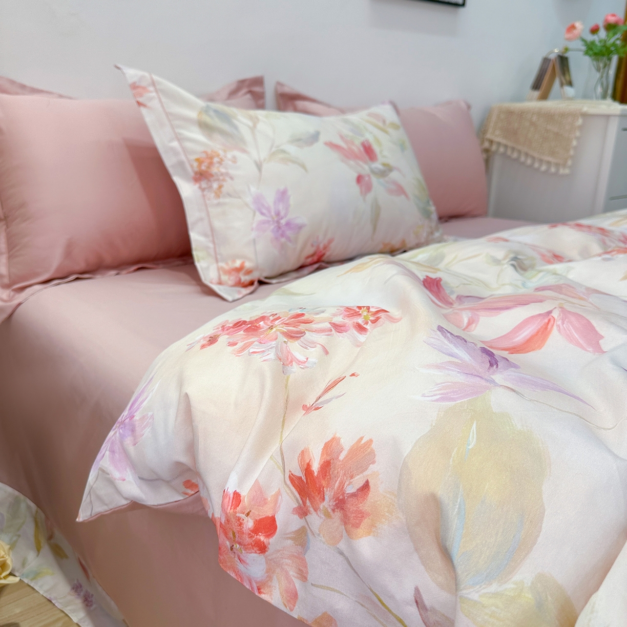 91家纺网 家纺一手货源 找家纺 橙艺家居 2026新款丝光铂金云棉印花四件套 本店线上严格控价，券后、活动后标准不得低于218元，以此类推。请各位老爷严格遵守，以免低价后再调整价格，影响链接权重 予她-粉