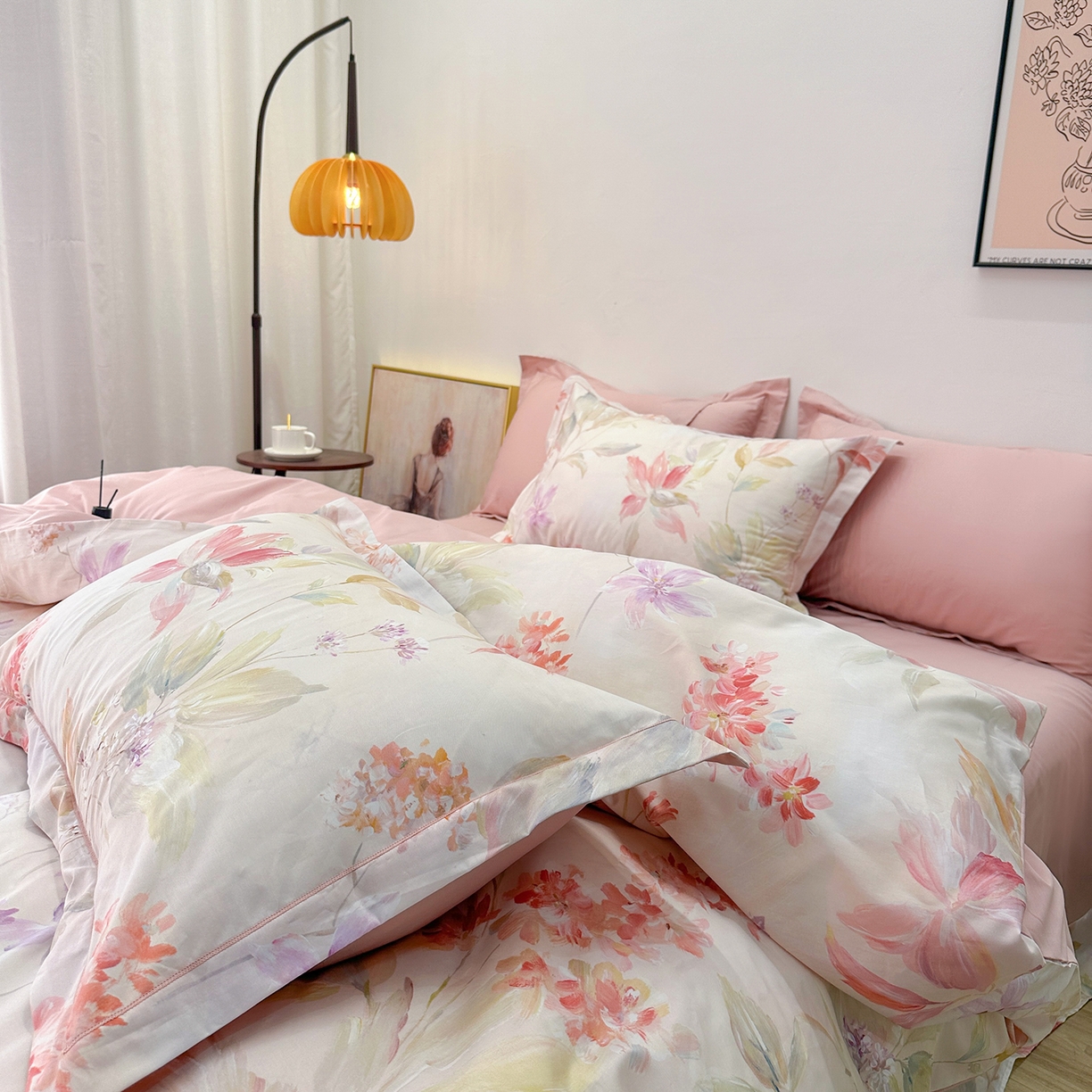 91家纺网 家纺一手货源 找家纺 橙艺家居 2026新款丝光铂金云棉印花四件套 本店线上严格控价，券后、活动后标准不得低于218元，以此类推。请各位老爷严格遵守，以免低价后再调整价格，影响链接权重 予她-粉