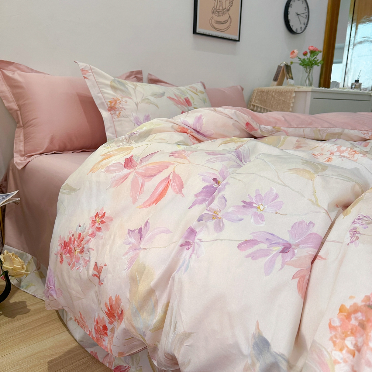 91家纺网 家纺一手货源 找家纺 橙艺家居 2026新款丝光铂金云棉印花四件套 本店线上严格控价，券后、活动后标准不得低于218元，以此类推。请各位老爷严格遵守，以免低价后再调整价格，影响链接权重 予她-粉