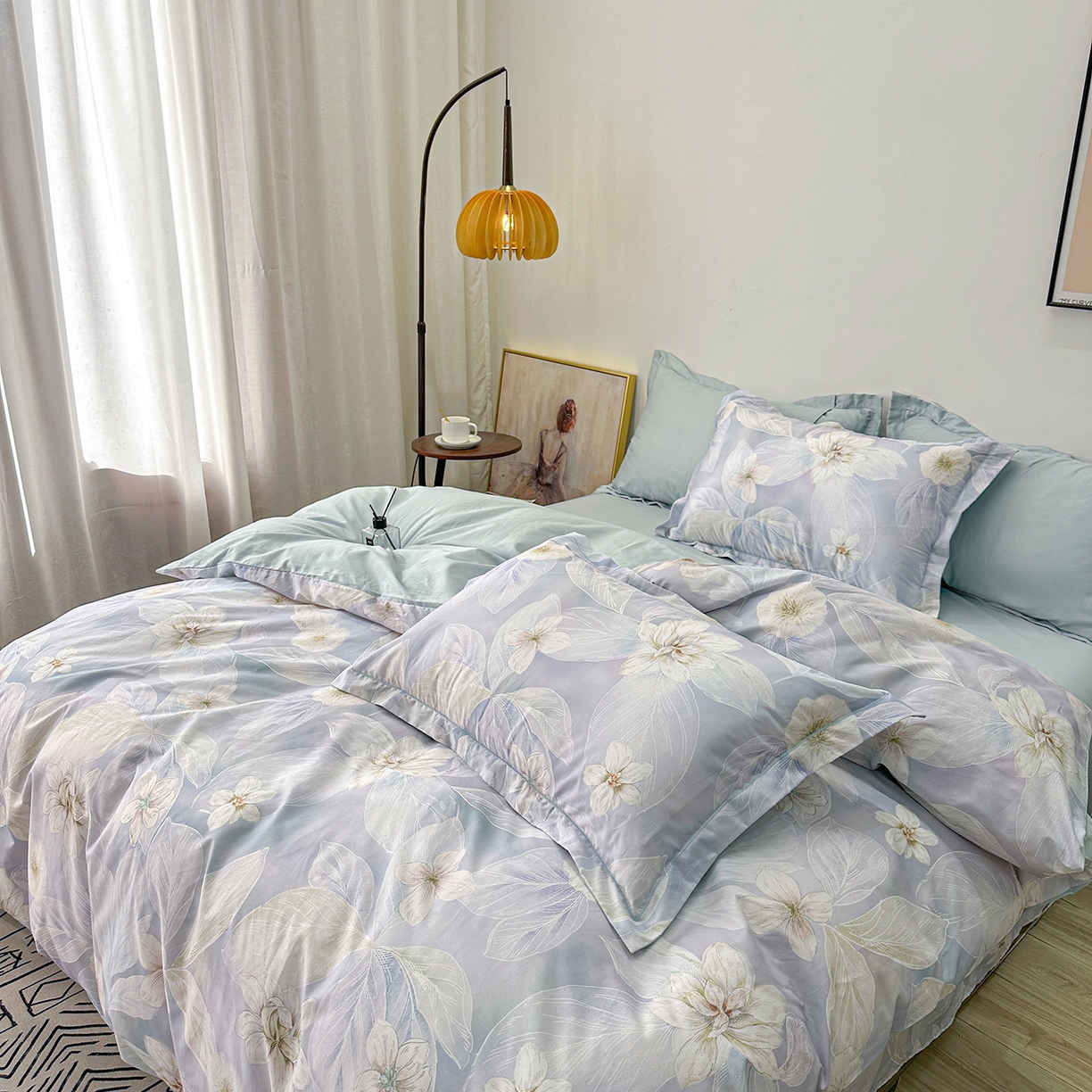 91家纺网 家纺一手货源 找家纺 橙艺家居 2026新款丝光铂金云棉印花四件套 本店线上严格控价，券后、活动后标准不得低于218元，以此类推。请各位老爷严格遵守，以免低价后再调整价格，影响链接权重 叶间绒雪-兰