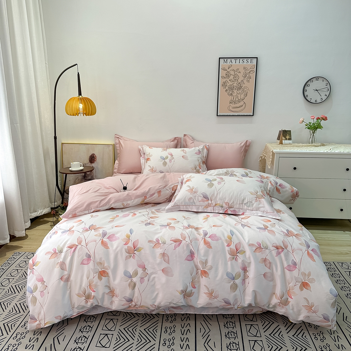 91家纺网 家纺一手货源 找家纺 橙艺家居 2026新款丝光铂金云棉印花四件套 本店线上严格控价，券后、活动后标准不得低于218元，以此类推。请各位老爷严格遵守，以免低价后再调整价格，影响链接权重 梦叶集-粉