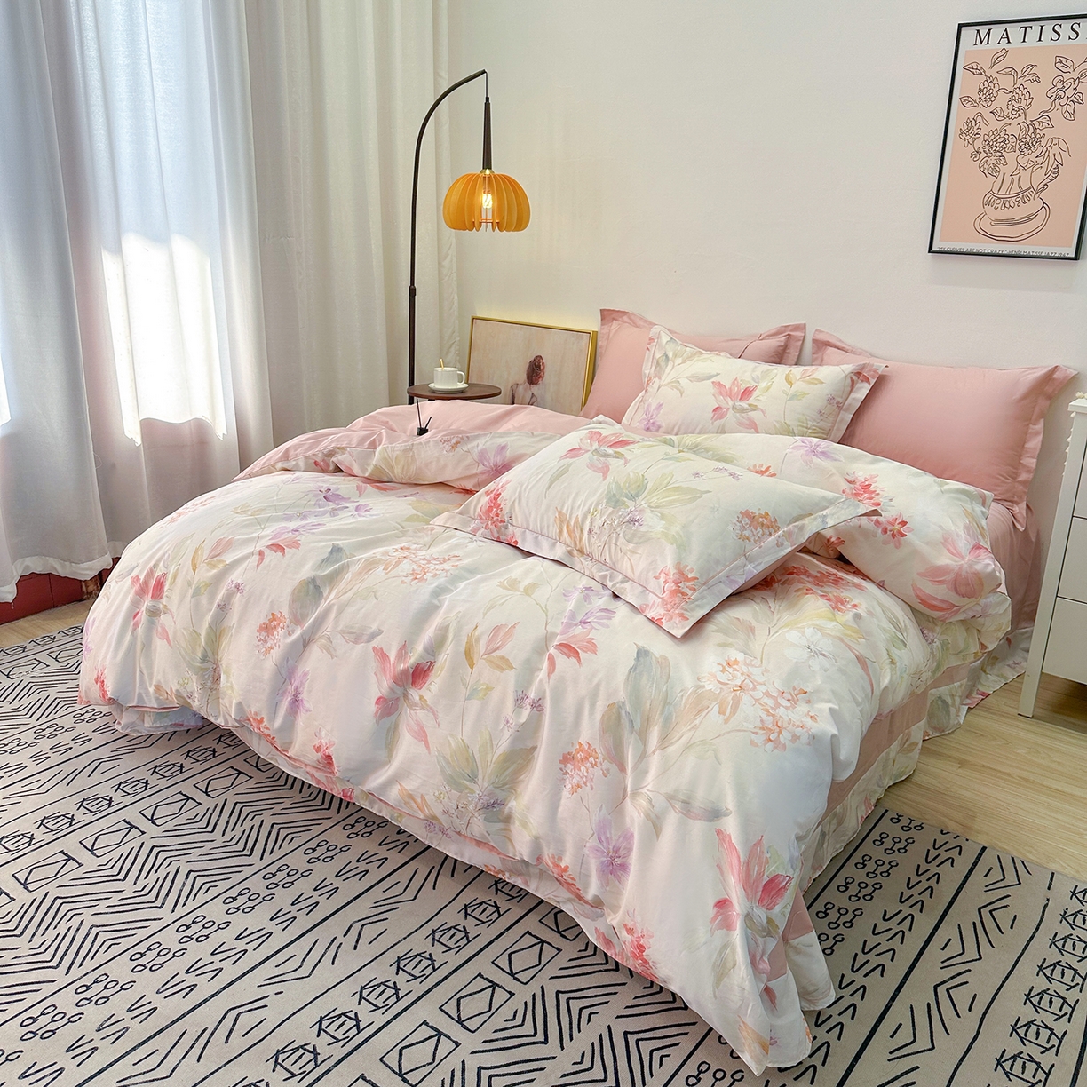 91家纺网 家纺一手货源 找家纺 橙艺家居 2026新款丝光铂金云棉印花四件套 本店线上严格控价，券后、活动后标准不得低于218元，以此类推。请各位老爷严格遵守，以免低价后再调整价格，影响链接权重 予她-粉