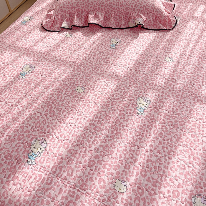 91家纺网 家纺一手货源 找家纺 赛丽雅 2026春夏新款古法水洗棉床盖四件套 KT猫-粉