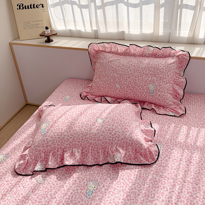 91家纺网 家纺一手货源 找家纺 赛丽雅 2026春夏新款古法水洗棉床盖四件套 KT猫-粉