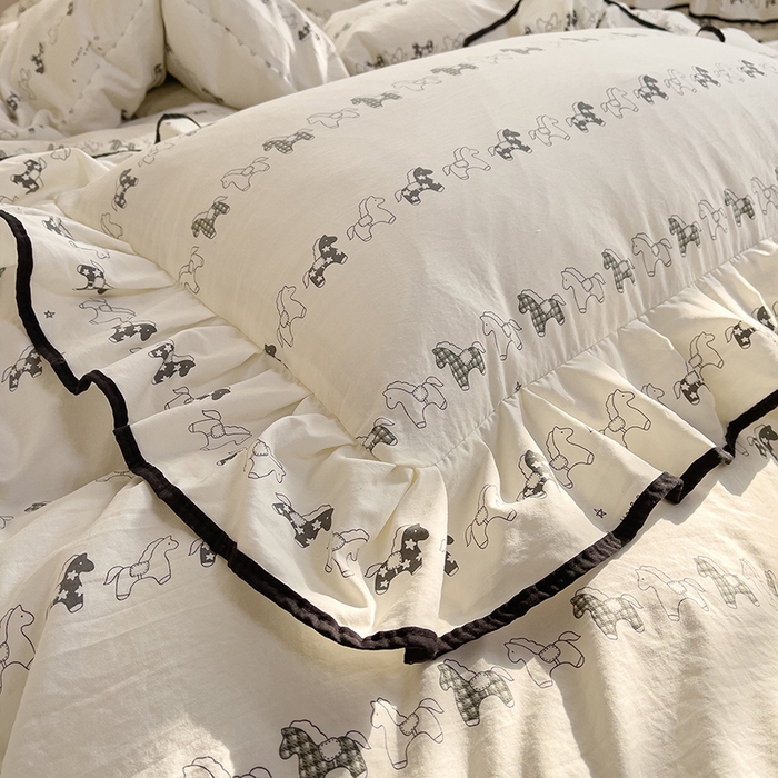 91家纺网 家纺一手货源 找家纺 赛丽雅 2026春夏新款古法水洗棉床盖四件套 木马乐园